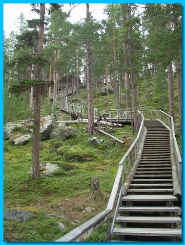 30 Karhunpesakivi Ivalossa.jpg
